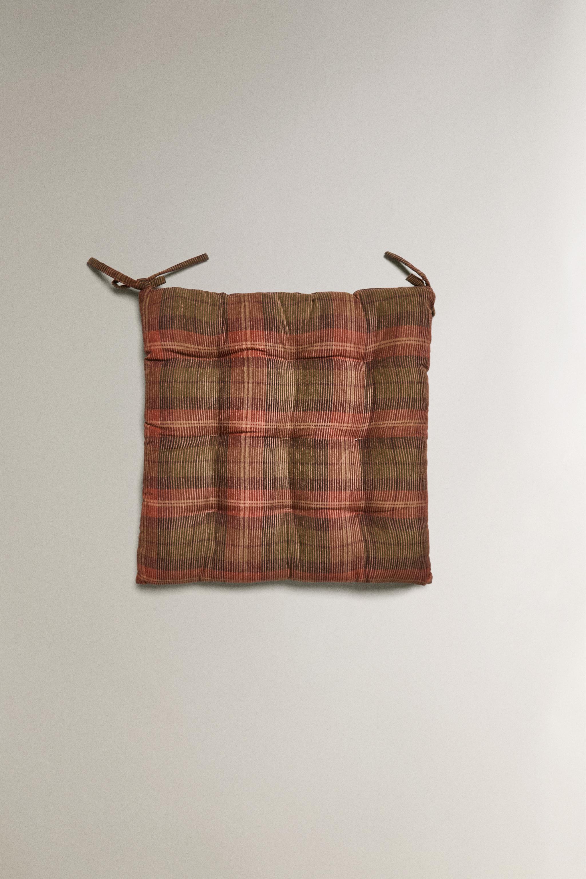 COUSSIN CHAISE CARREAUX